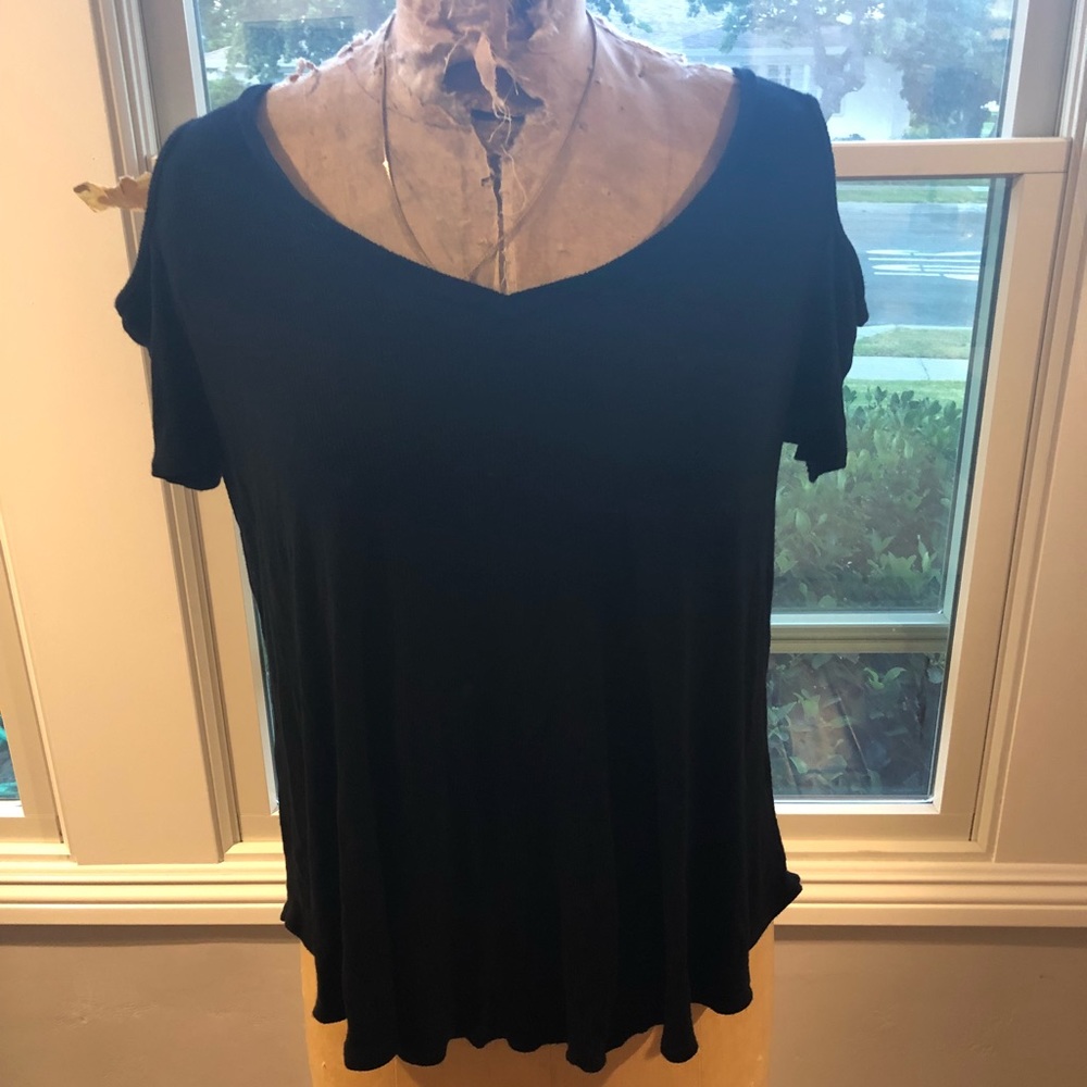 Aqua cut out top